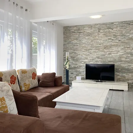 Lara Ii With Private Pool Vila