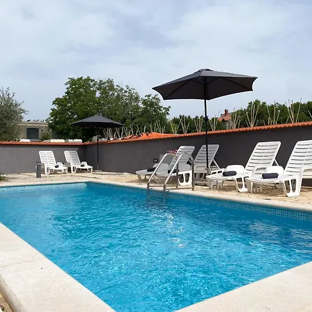 Villa Lara Ii With Private Pool *