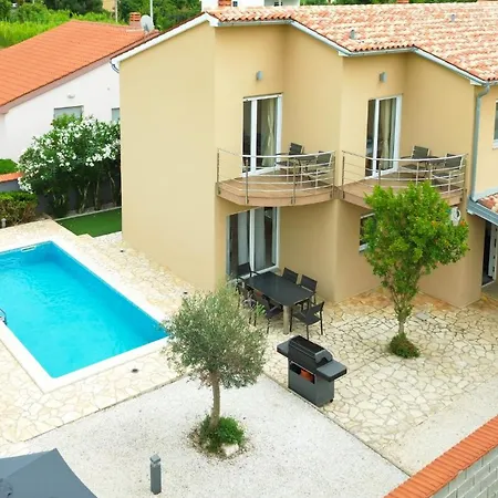 Lara Ii With Private Pool *