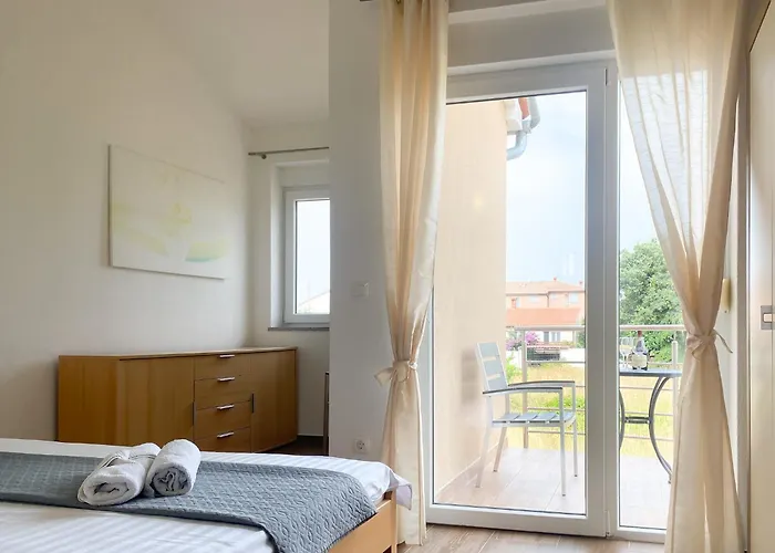 Lara Ii With Private Pool * Ližnjan