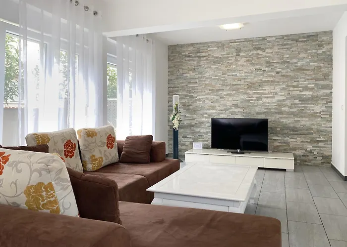 Lara Ii With Private Pool Villa