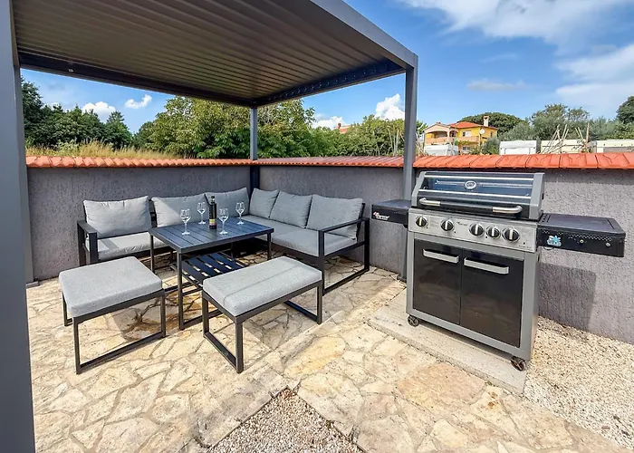 Lara Ii With Private Pool Villa