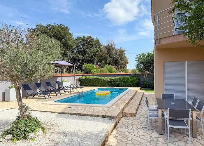 Lara Ii With Private Pool *