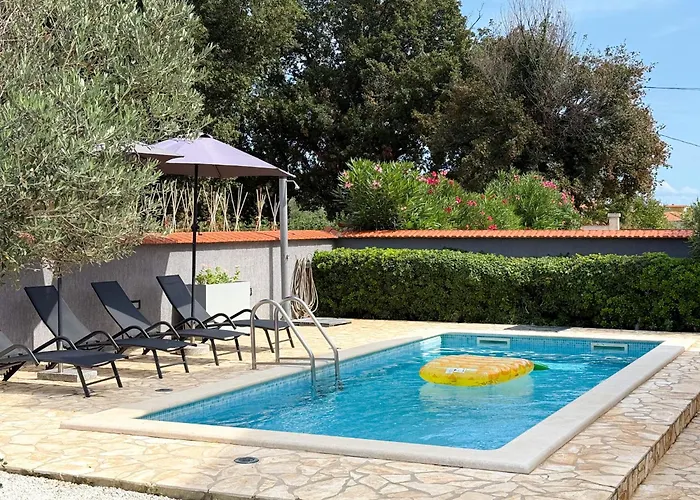 Lara Ii With Private Pool Villa Ližnjan